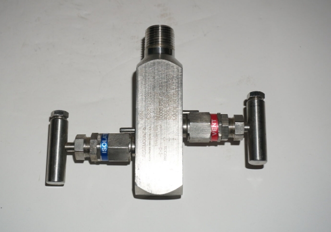 ROSEMOUNT C30610-1126-0000 IN-LINE PRESSURE TRANSMITTER MANIFOLD Valve